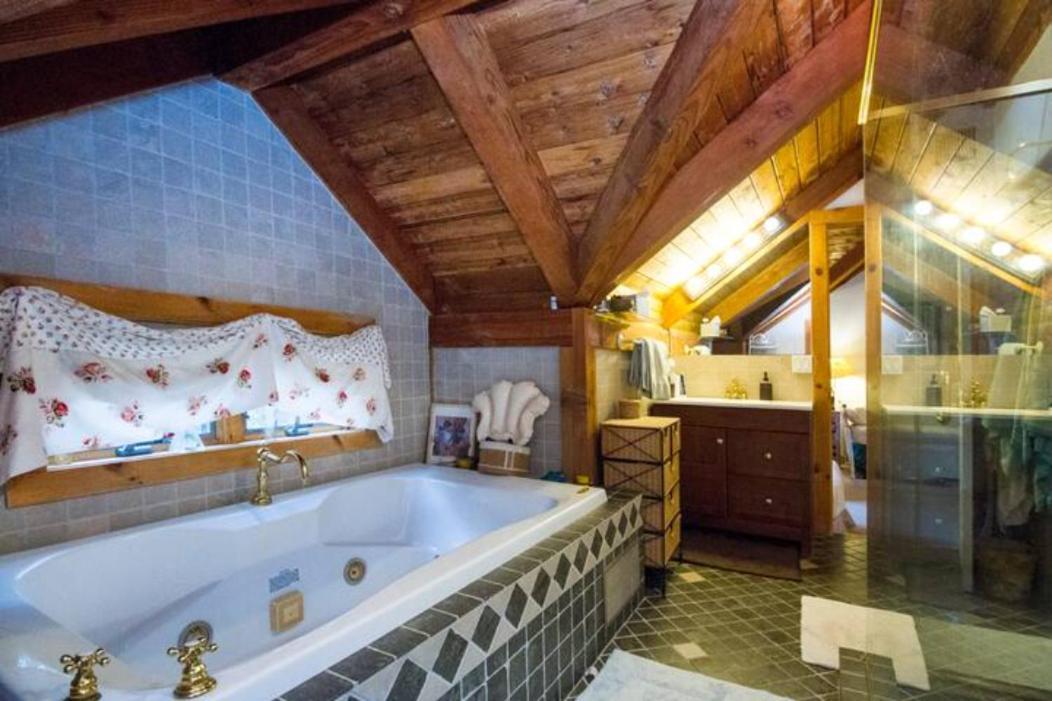 Cowgirl Palace サグハーバー エクステリア 写真